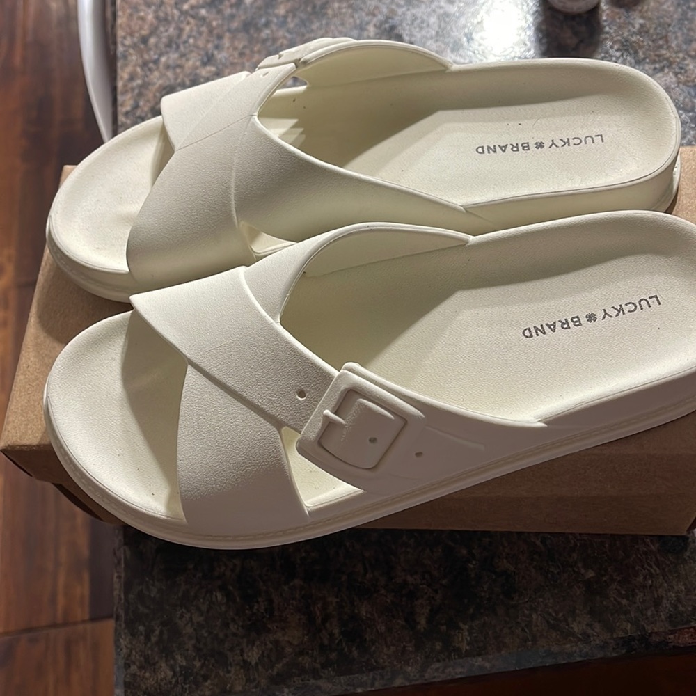 Lucky Brand Size 10M women’s Brand NEW IN BOX.